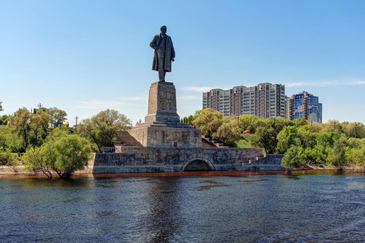 Волгоград: Перезагрузка. Три эпохи, черная икра и свидание со звездами (новинка)