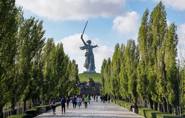 Волгоград: Перезагрузка. Три эпохи, черная икра и свидание со звездами (новинка)